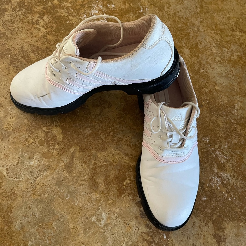 Golf shoes